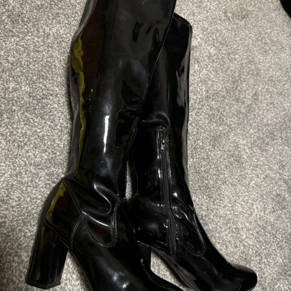 Elegant Black Patent Leather Heeled Boots